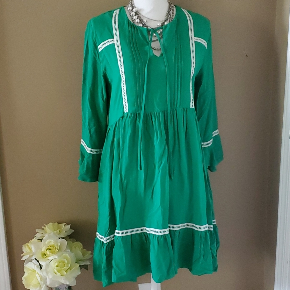 NWT: Green Size M VIOLET Weekend Dress